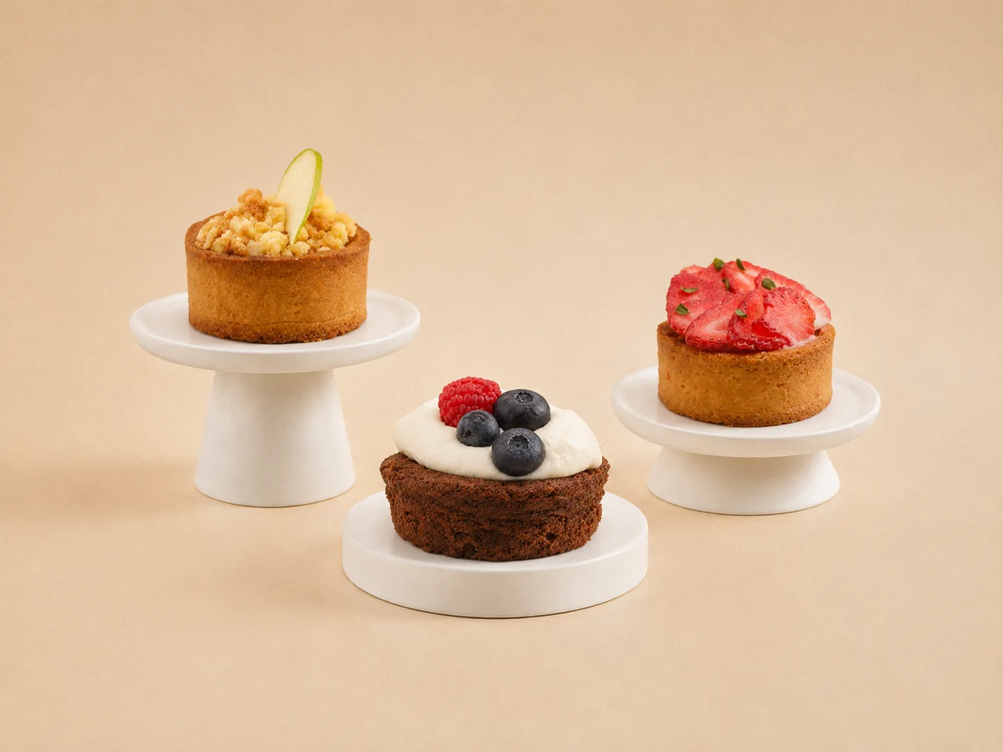 Bandeja de petit fours y bocados surtidos